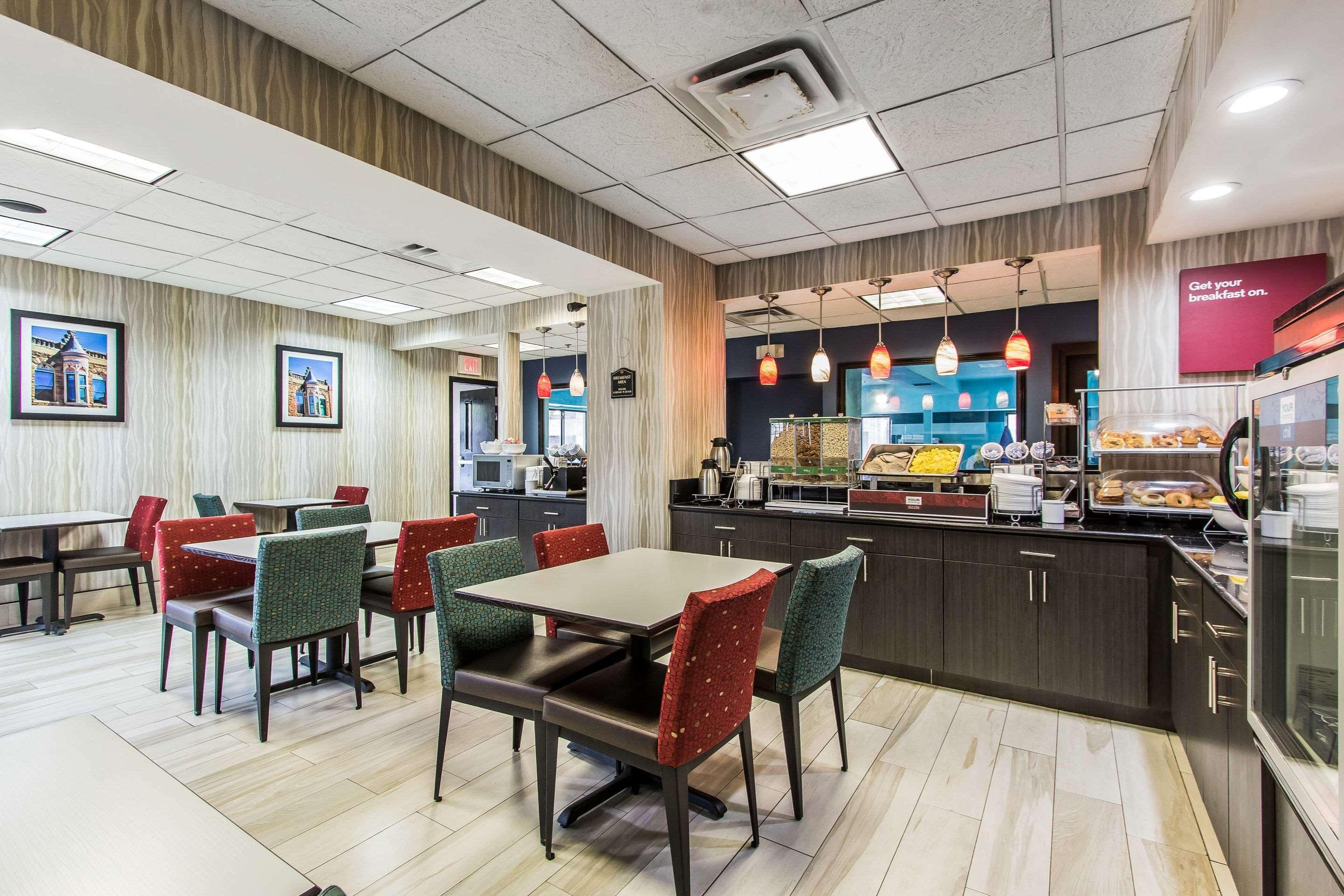Comfort Suites Fairgrounds West Оклахома-Сіті Екстер'єр фото