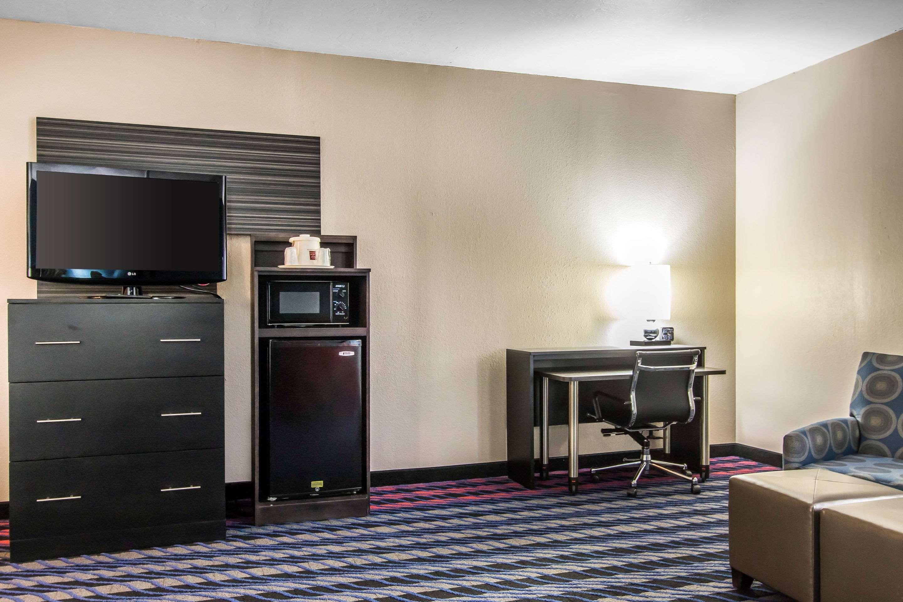 Comfort Suites Fairgrounds West Оклахома-Сіті Екстер'єр фото