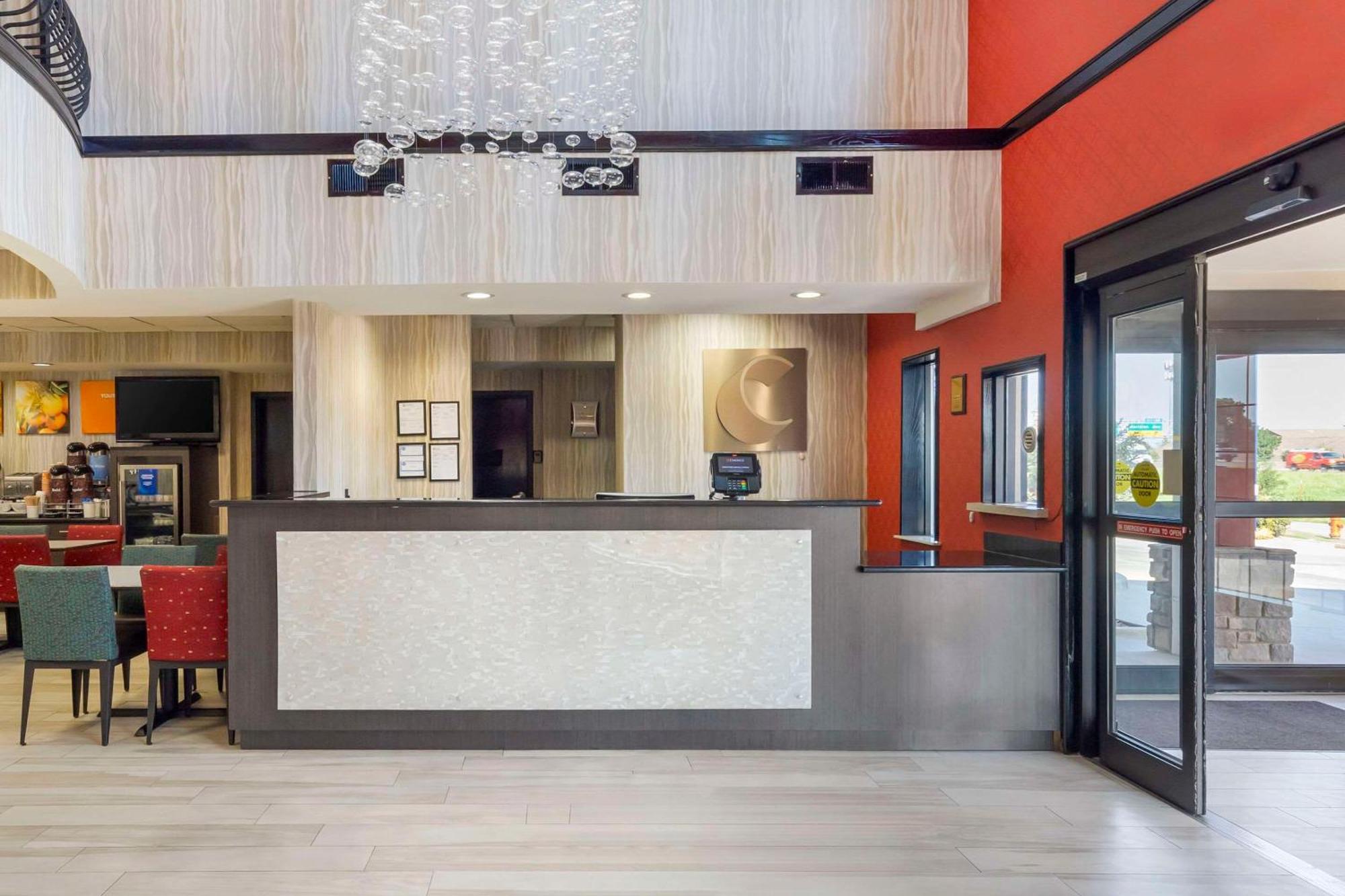 Comfort Suites Fairgrounds West Оклахома-Сіті Екстер'єр фото