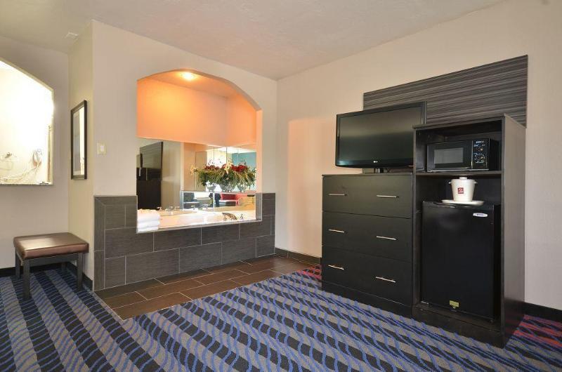 Comfort Suites Fairgrounds West Оклахома-Сіті Екстер'єр фото