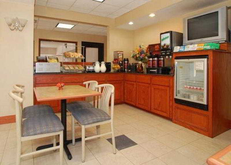 Comfort Suites Fairgrounds West Оклахома-Сіті Екстер'єр фото