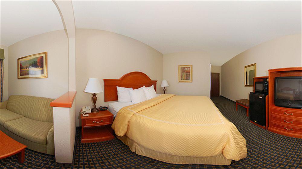 Comfort Suites Fairgrounds West Оклахома-Сіті Екстер'єр фото